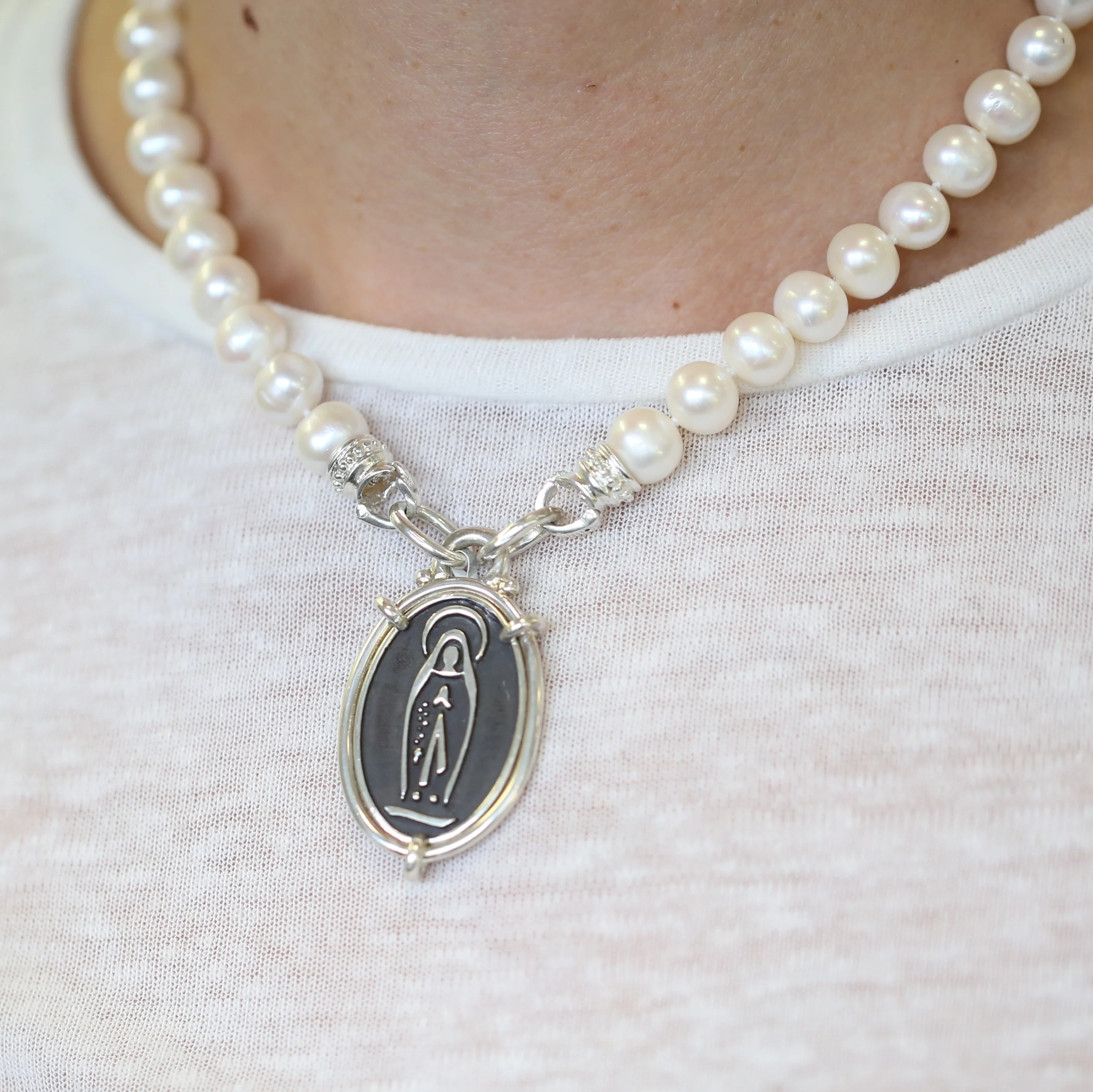 Our Lady of Lourdes Medal Pendant - Image 4